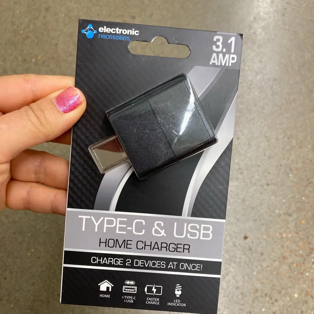 NWT Type-C & USB Home Charger